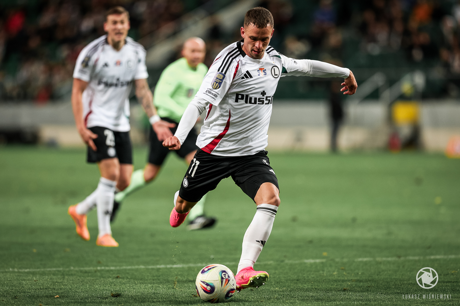 LWI_20251030_LEG_POG_00027