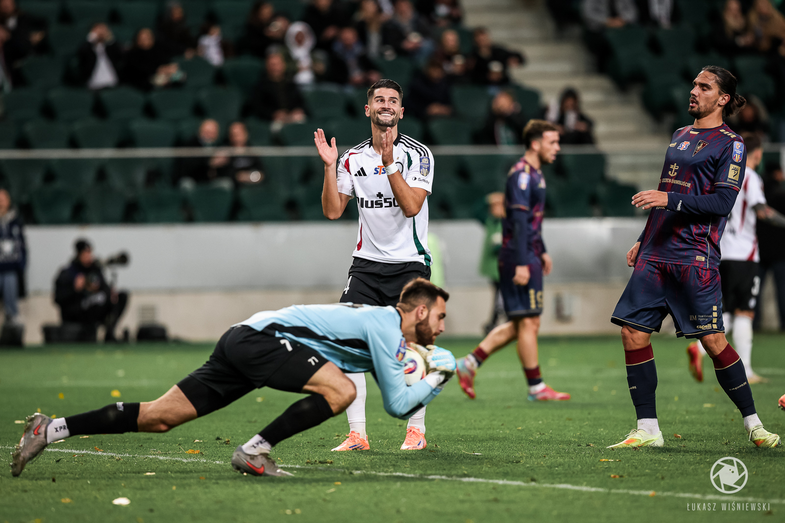 LWI_20251030_LEG_POG_00048