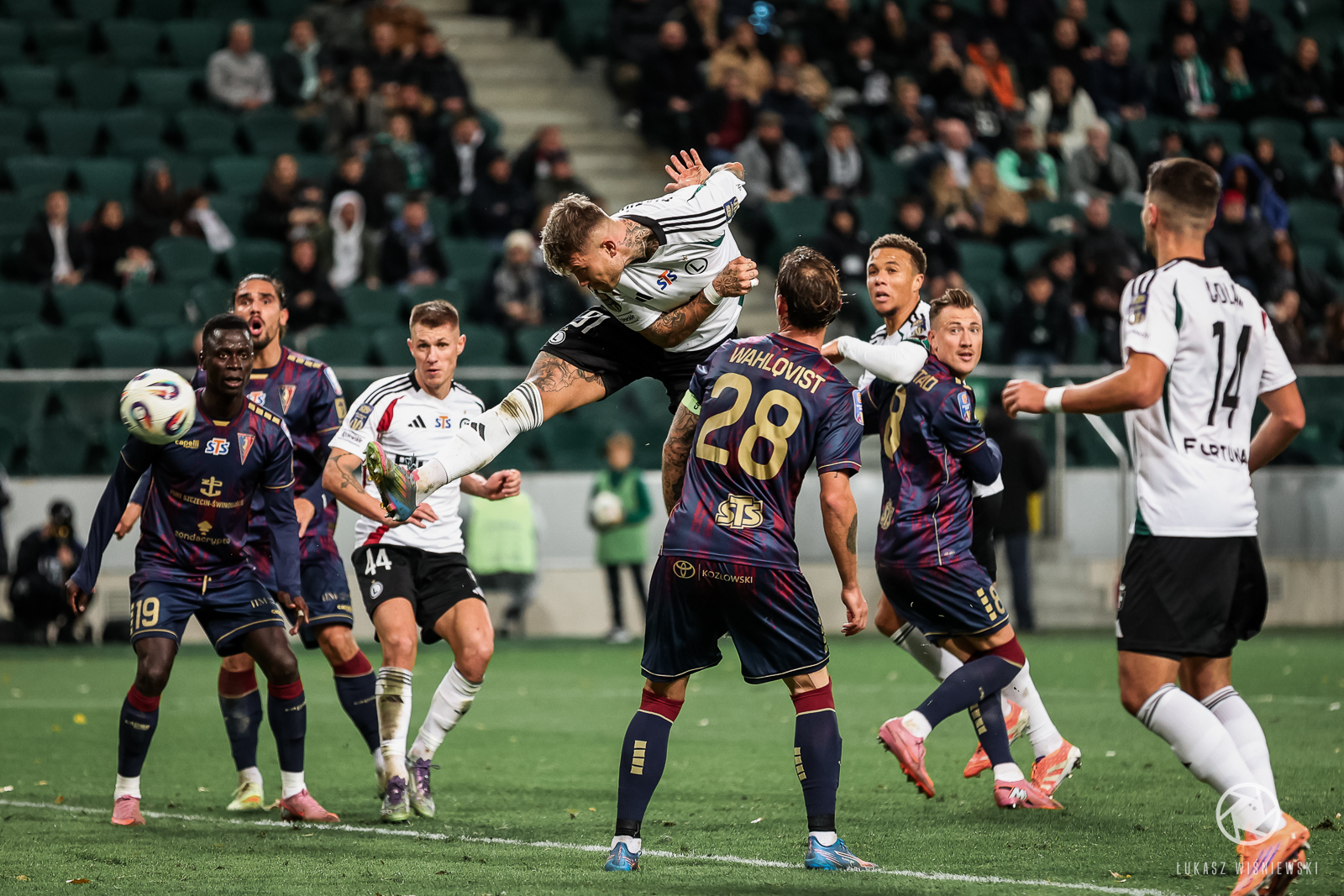 LWI_20251030_LEG_POG_00054