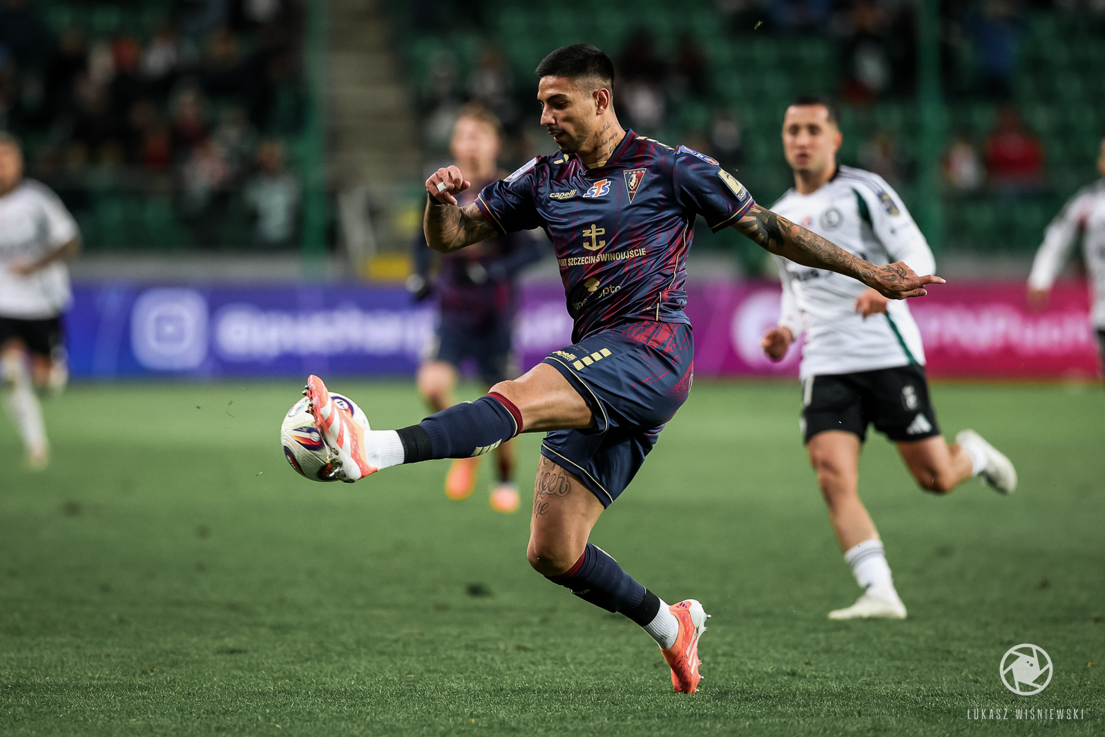 LWI_20251030_LEG_POG_00070